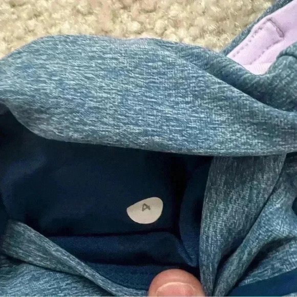 Lululemon Athletica Training Tough Cropped Capri Women’s Size 4 Blue Mesh Panel - Picture 11 of 16